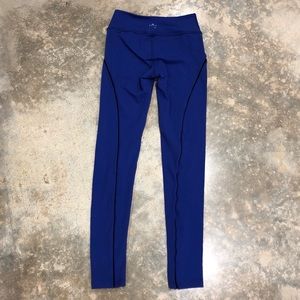 beyond yoga lattice trim legging